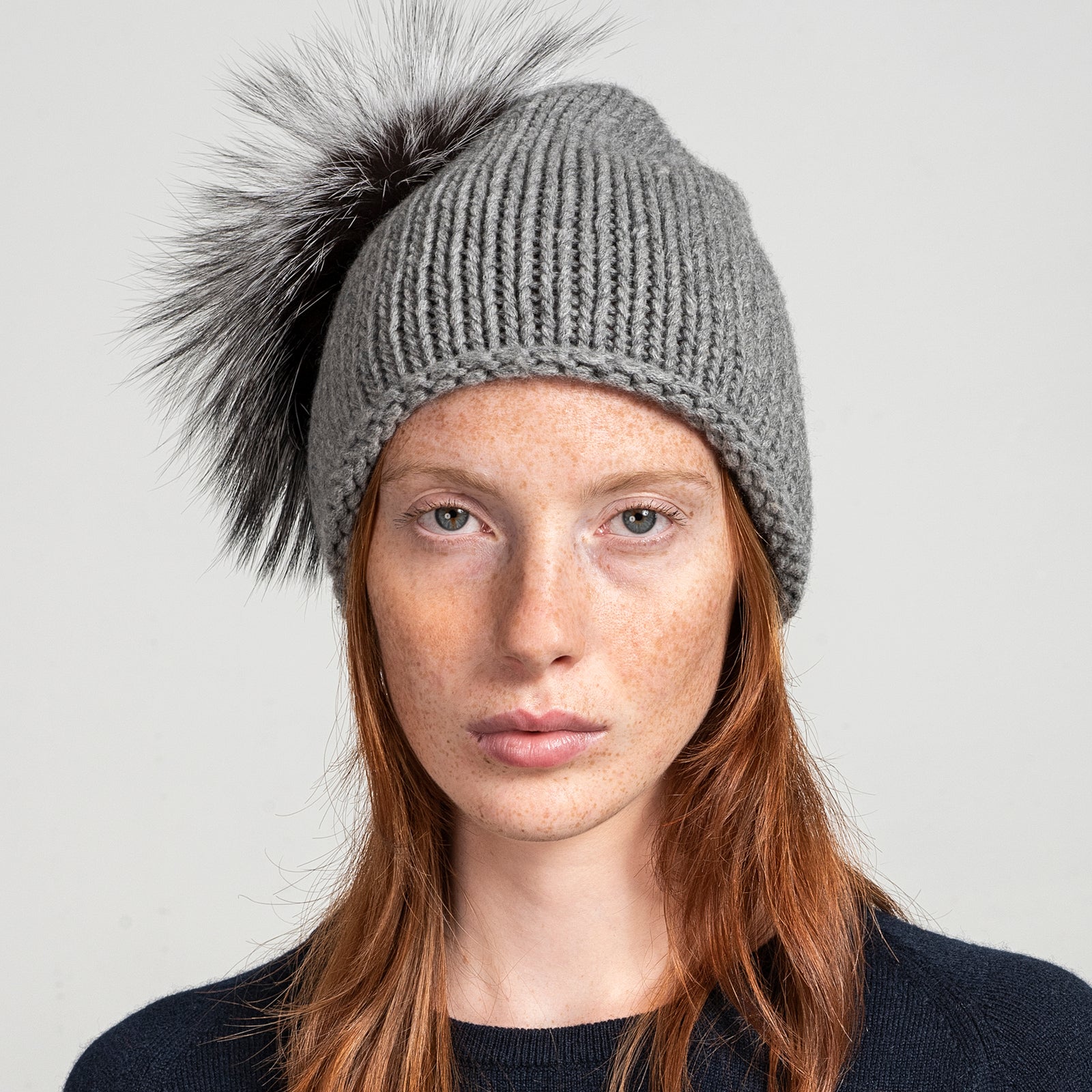 CASHMERE LONG BEANIE WITH POMPON – INVERNI